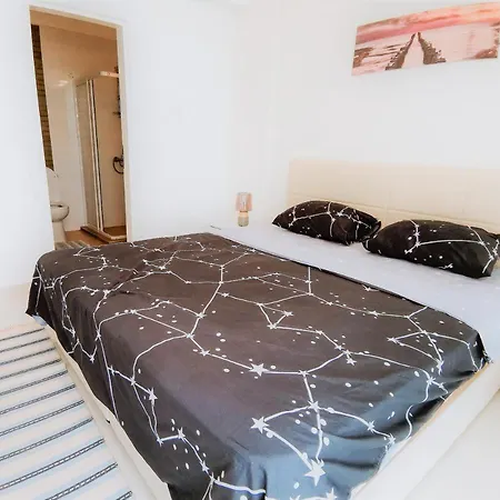 Трехкомнатные Апартаменты В Жилом Комплексе Caesar Beach D4 Flat8 דירה